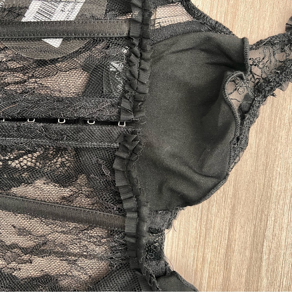 Elegant Black Lace Bustier - Picture 8 of 9